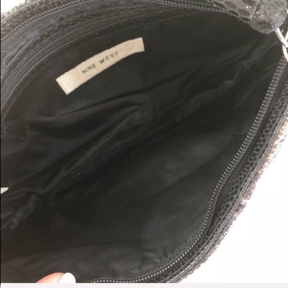 NINE WEST SNAKESKIN WRISTLET CLUTCH. - Picture 6 of 6